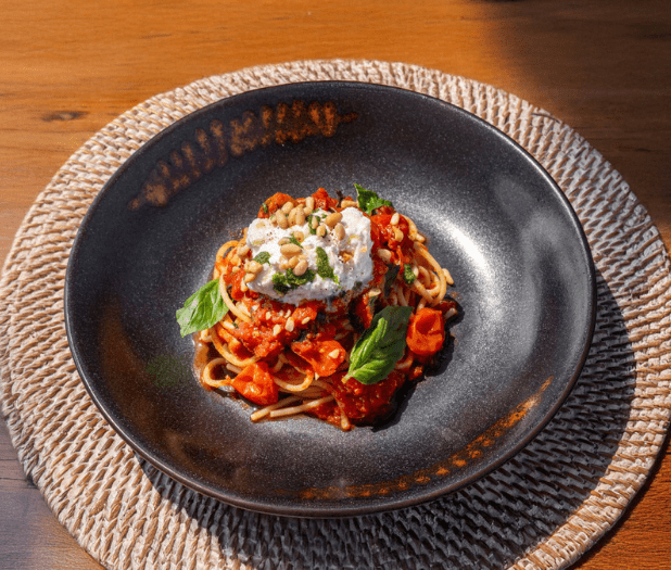 SPAGHETTONE ALLA BURRATA