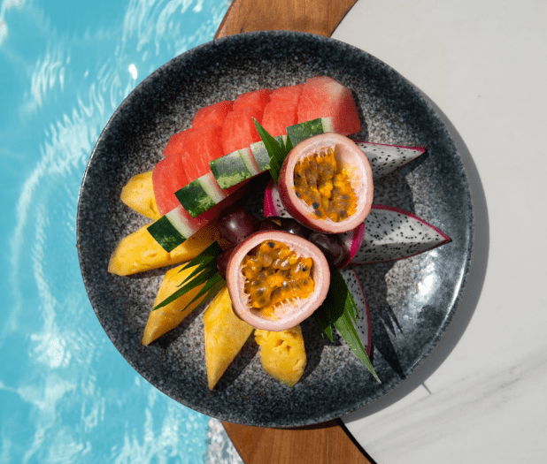 3 TROPICAL FRUITS